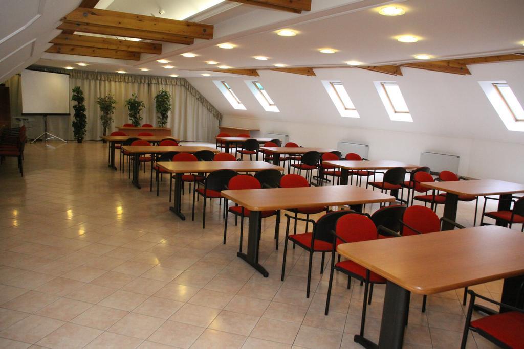 Hotel Pannonia Мисколк Екстериор снимка