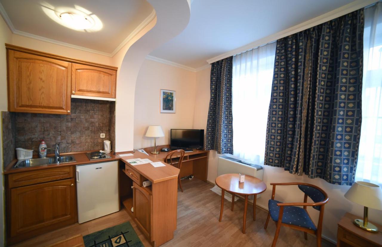 Hotel Pannonia Мисколк Екстериор снимка