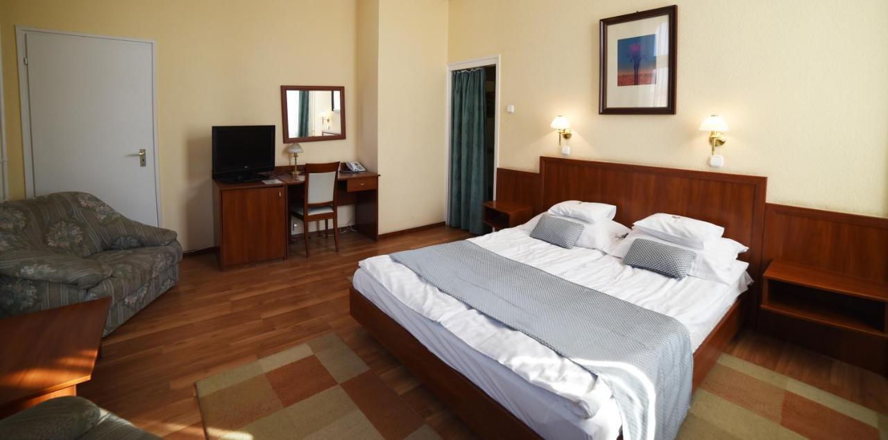 Hotel Pannonia Мисколк Екстериор снимка