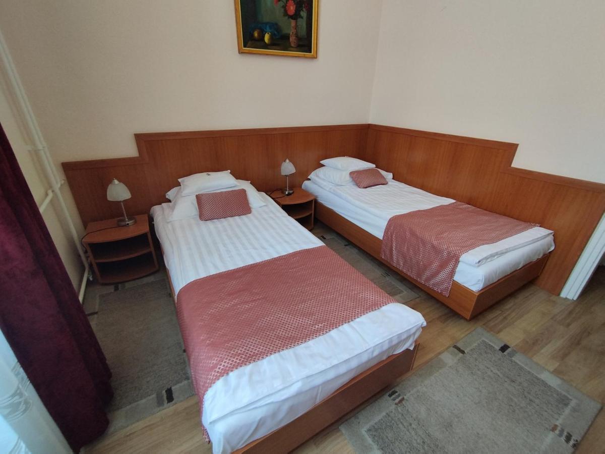 Hotel Pannonia Мисколк Екстериор снимка
