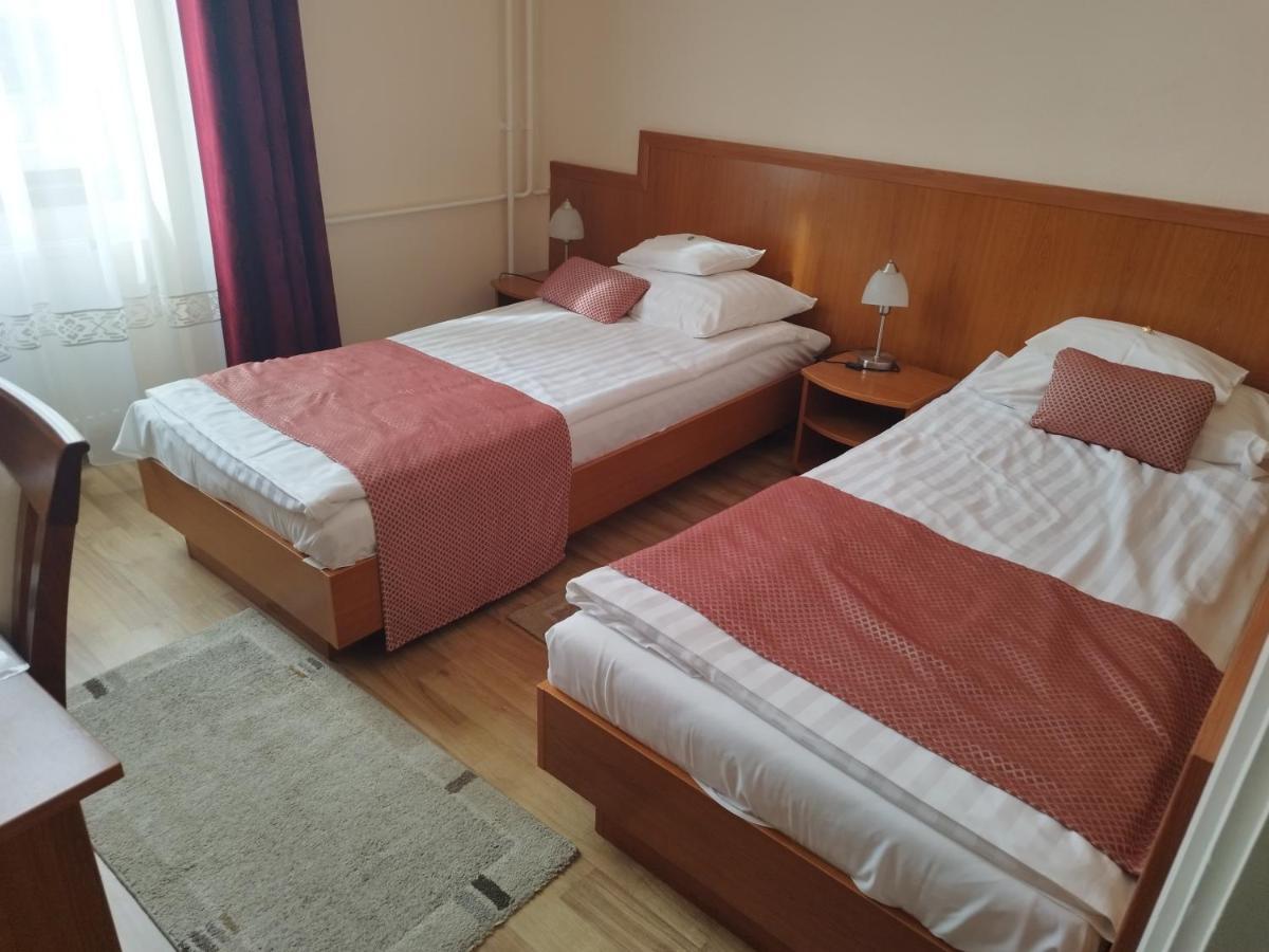Hotel Pannonia Мисколк Екстериор снимка