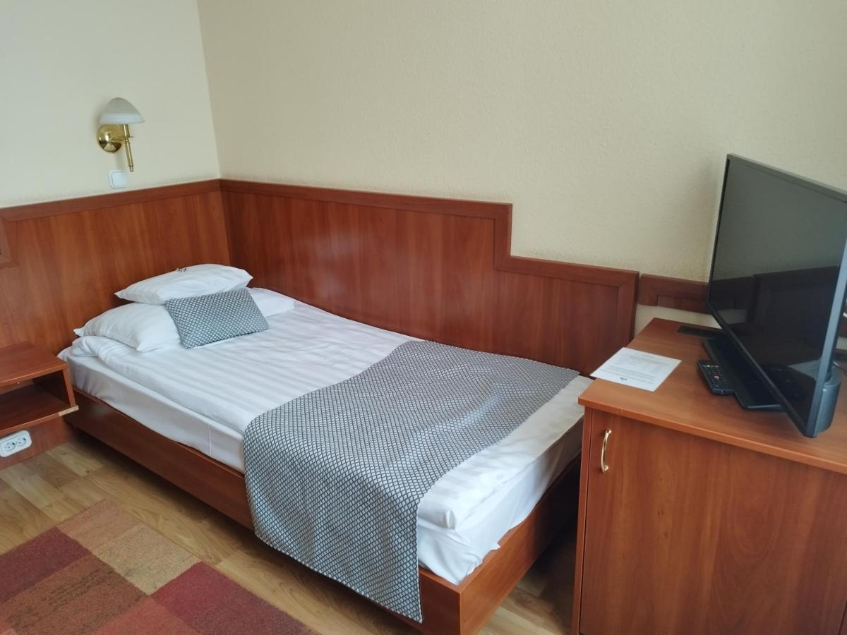 Hotel Pannonia Мисколк Екстериор снимка