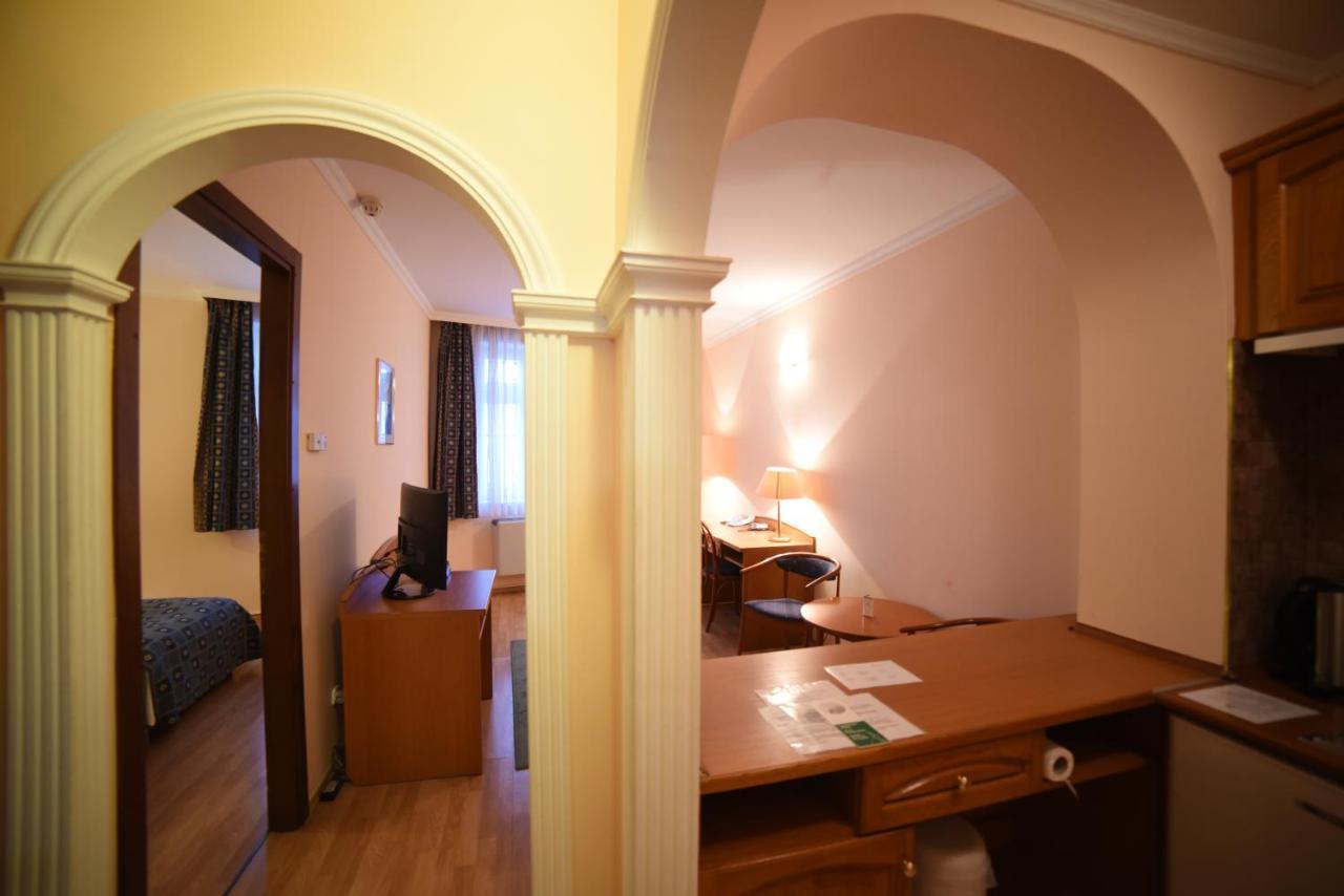 Hotel Pannonia Мисколк Екстериор снимка