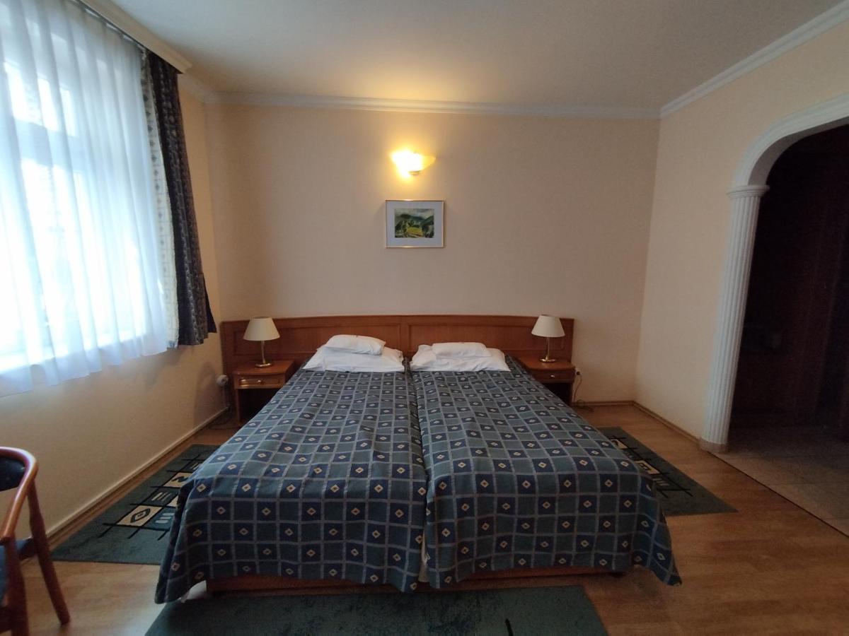Hotel Pannonia Мисколк Екстериор снимка