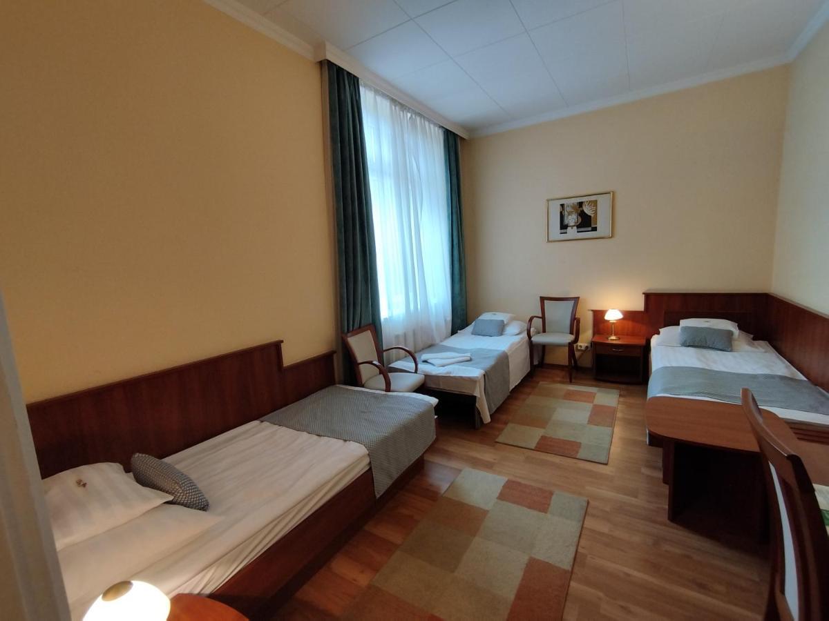 Hotel Pannonia Мисколк Екстериор снимка